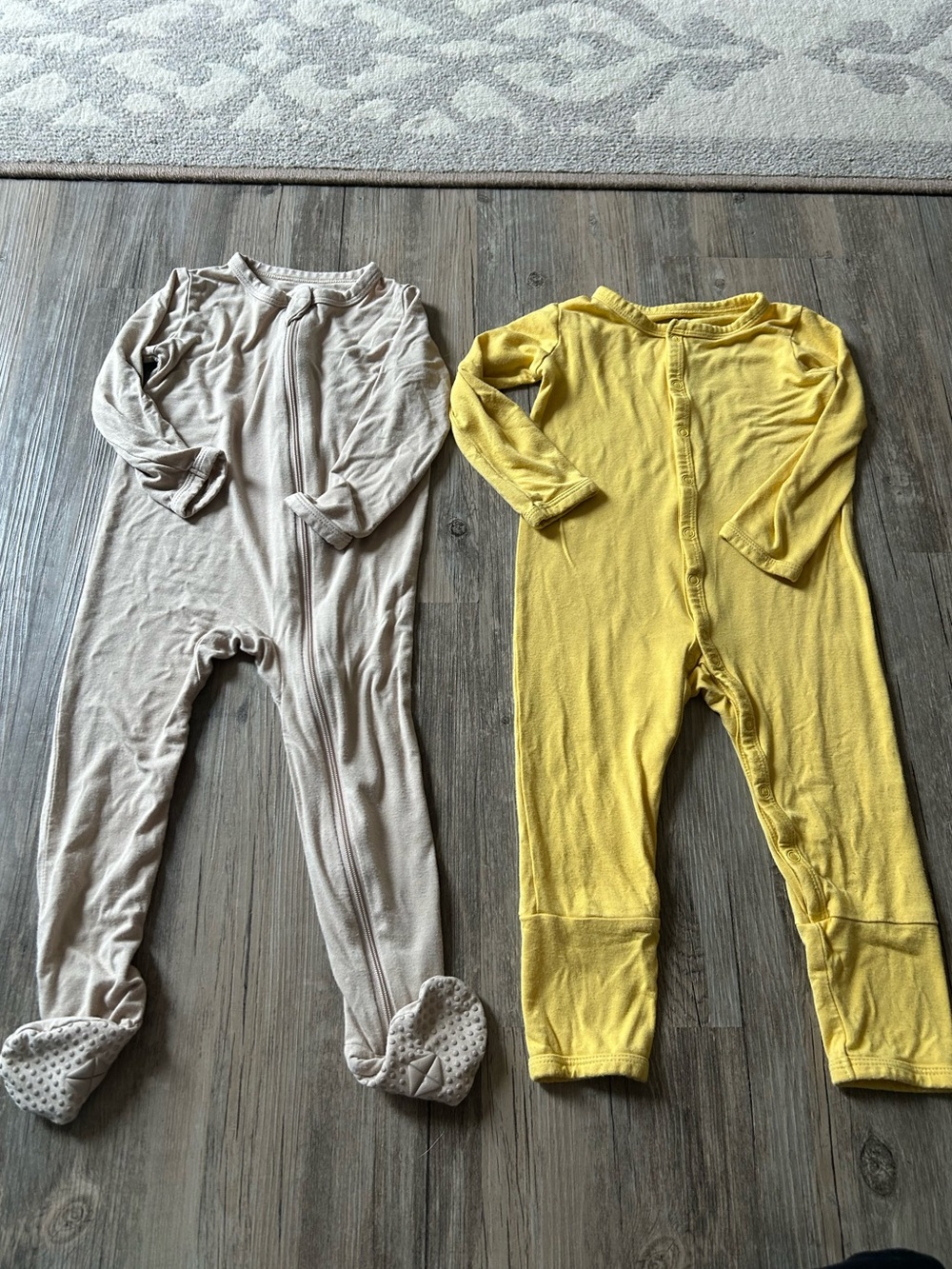 Kyte baby play 12-18 month sleepers